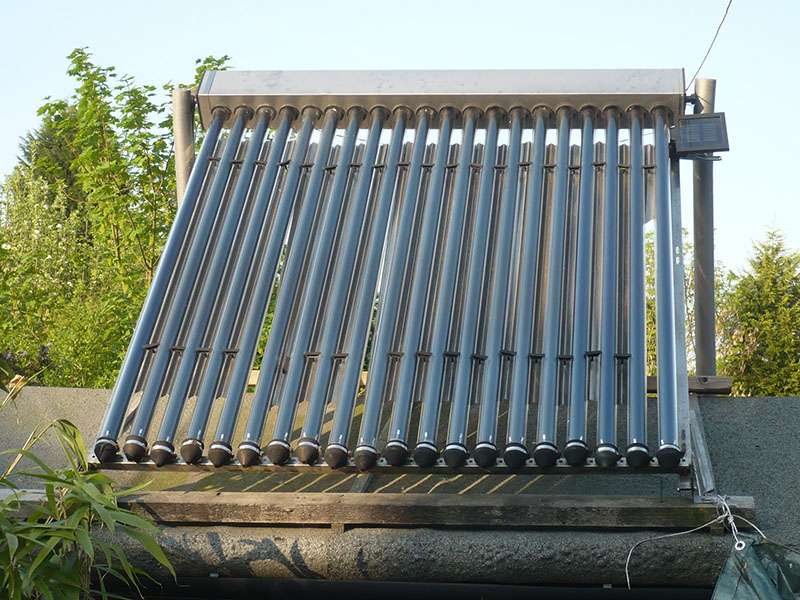 Solarwarmwasserbereiter aus gewelltem Edelstahl, 